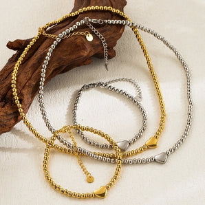Casual vintage style 18K gold jewelry.