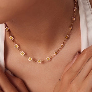 Fashion flower gold-plated stainless steel jewelry set.