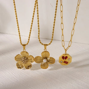 Retro Flower Pendant Gold Zircon Necklace
