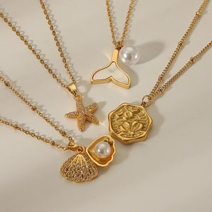 Beach starfish shell pendant necklace, gold-plated.
